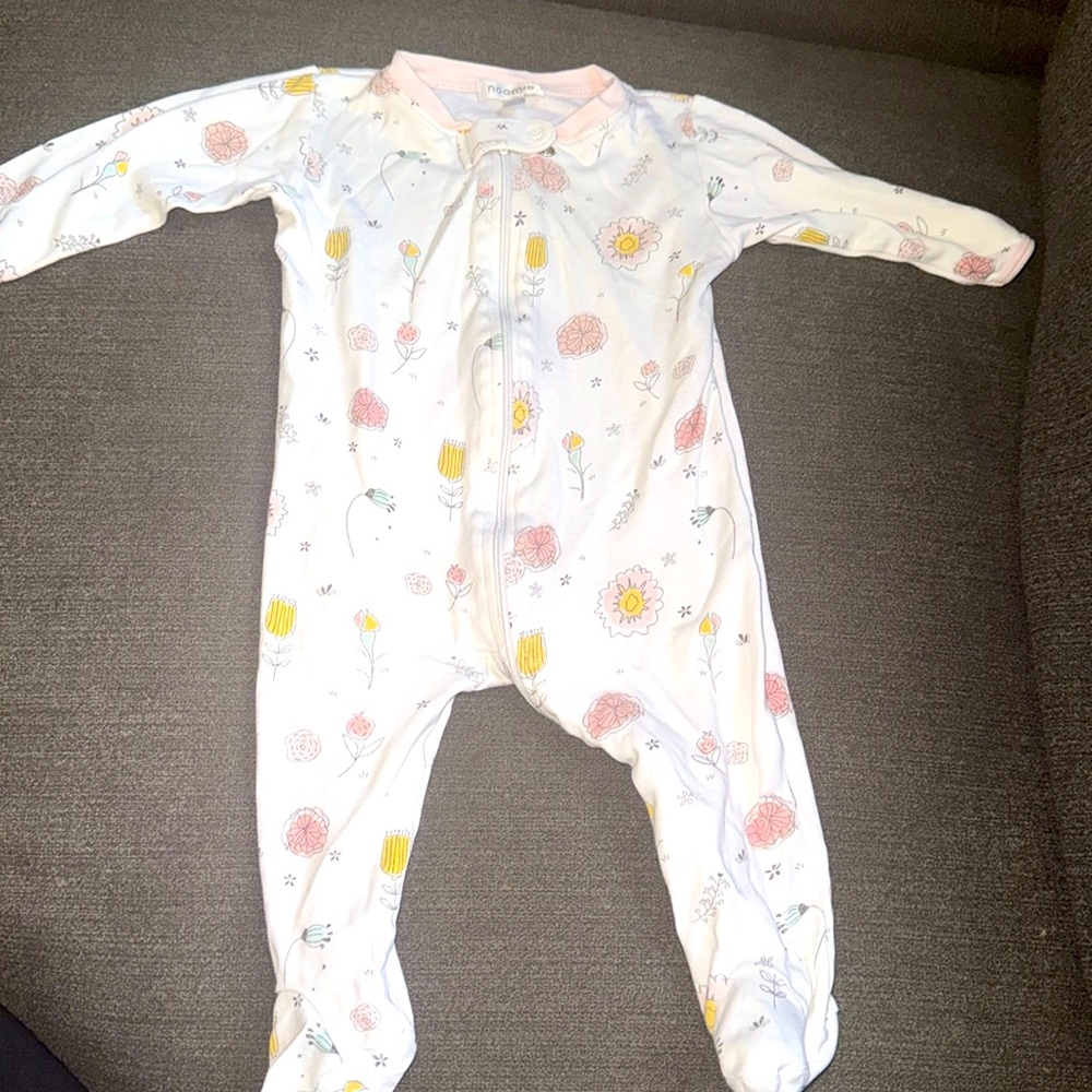 Noomie zipper onsie